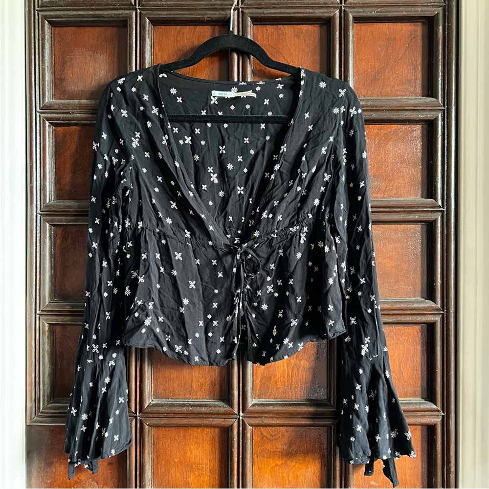 Kimchi Blue - Floral Bell Sleeve Top